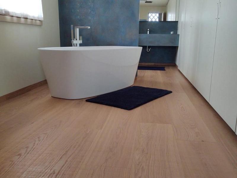 bagno-pavimento-in-legno